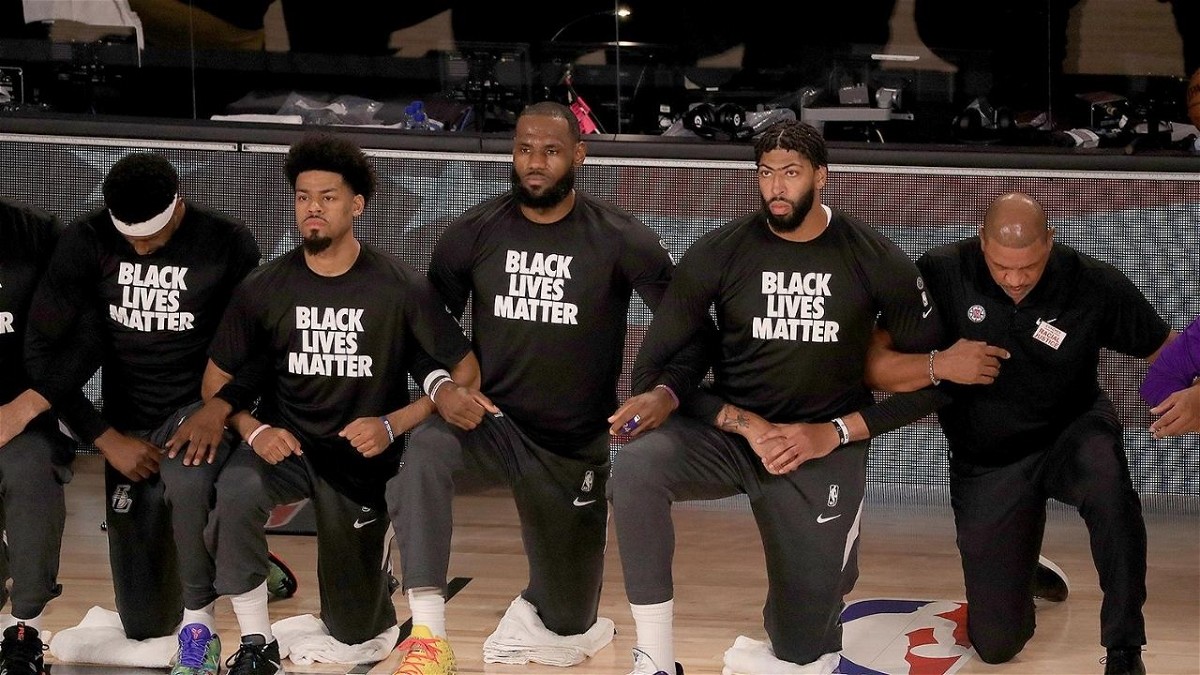 NBA stars bend the Knee honouring Black Lives Matter (Image Courtesy: TheSportsRush)