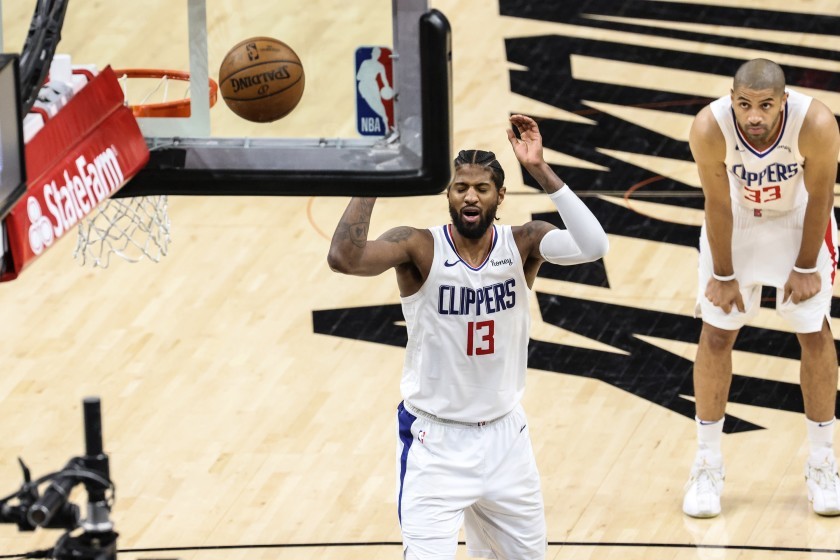 LA Clippers Paul George shooting free throw
