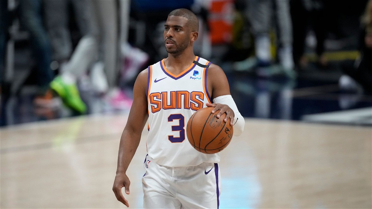 Phoenix Suns Chris Paul on offense against LA Clippers