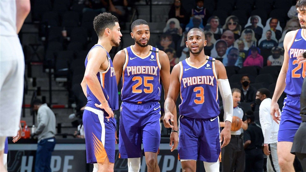 Phoenix Suns together vs Milwaukee Bucks