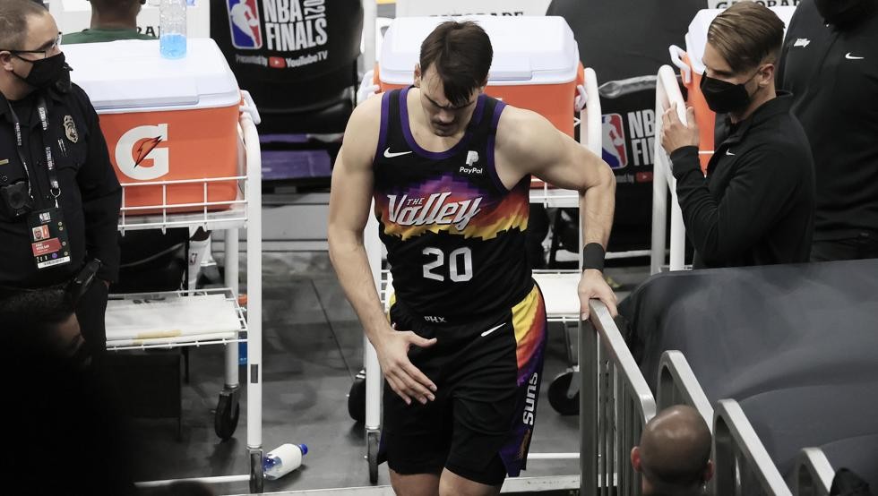 Dario Saric of the Phoenix Suns Injury update