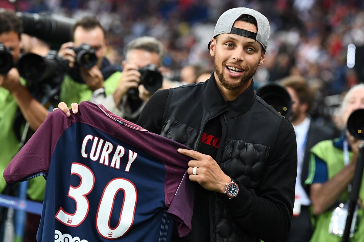 Stephen Curry Congratulates Lionel Messi