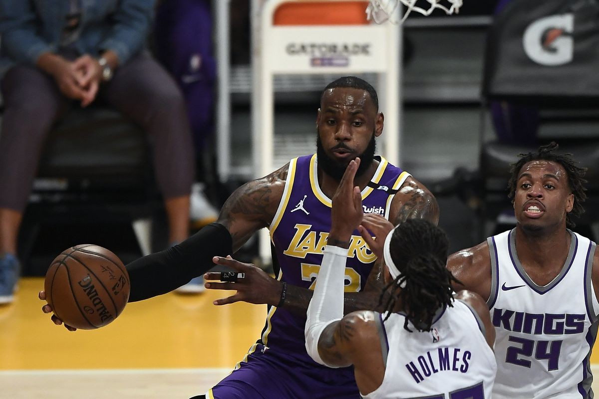 Lakers and Sacramento Kings 26_11