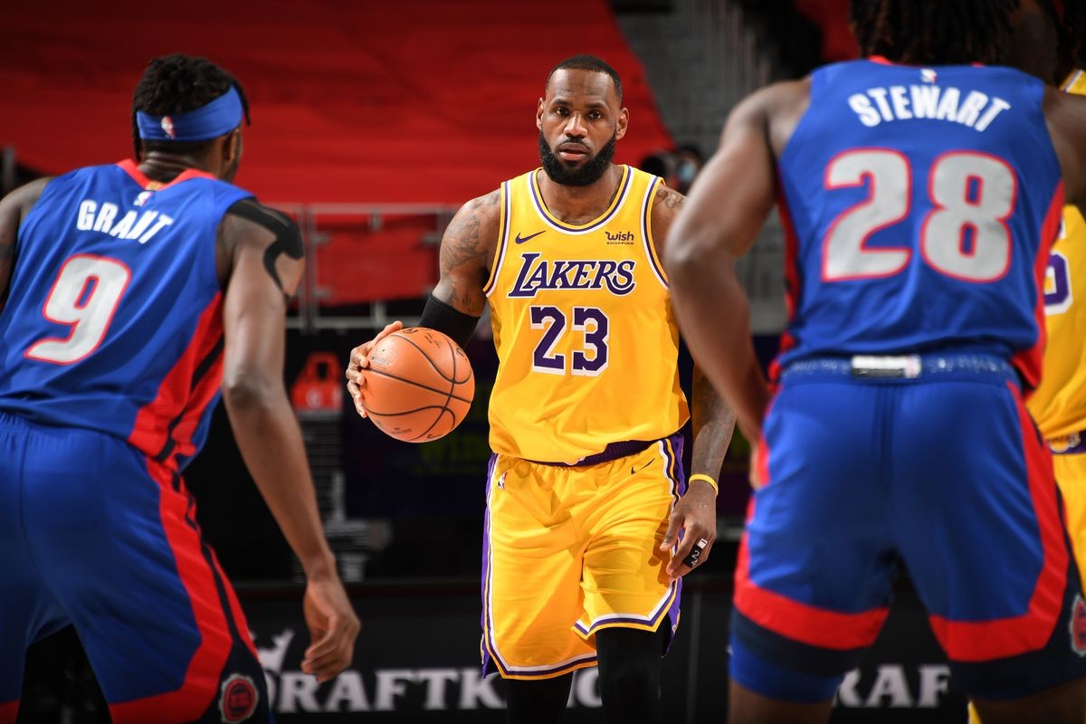 LA Lakers and Detroit Pistons 21_11