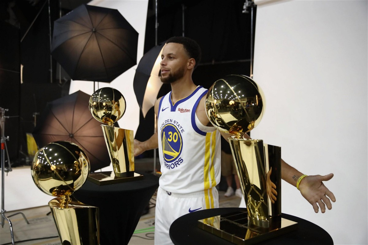 Steph Curry with NBA Championships via Twitter