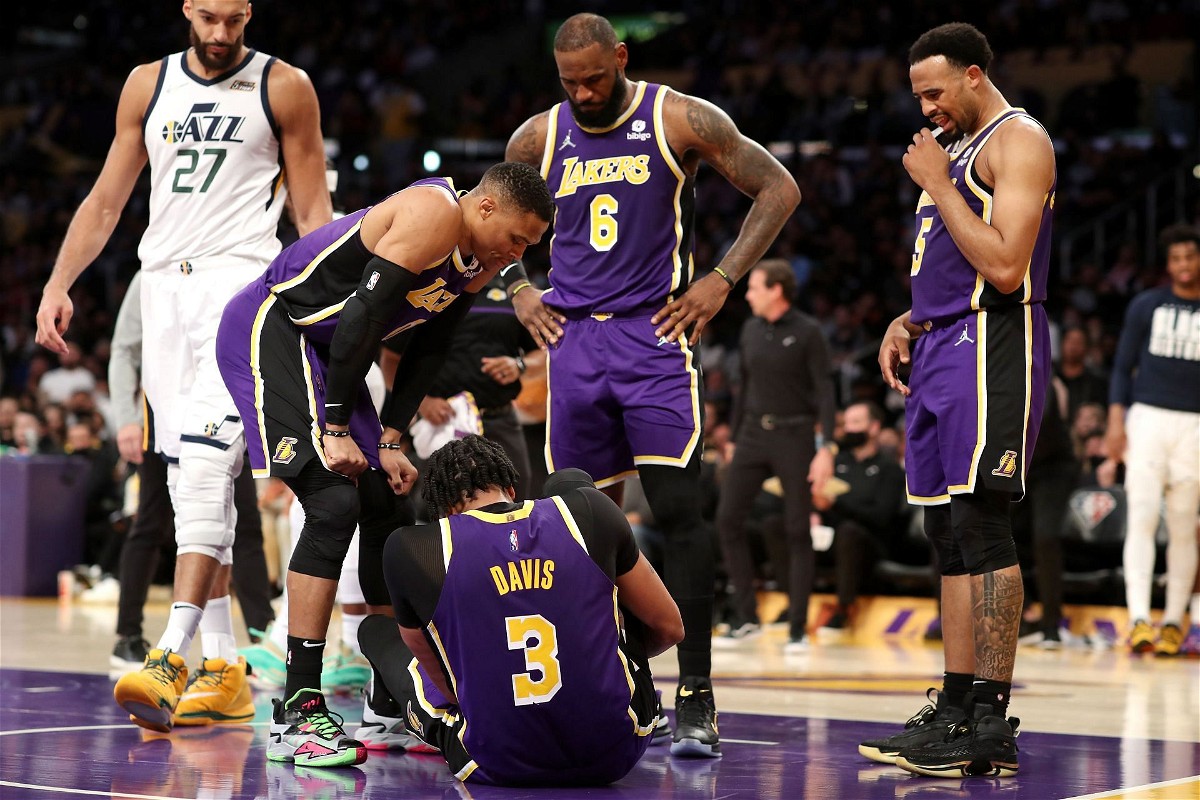 Anthony Davis Injured again as the Lakers pick up the win over the Jazz
