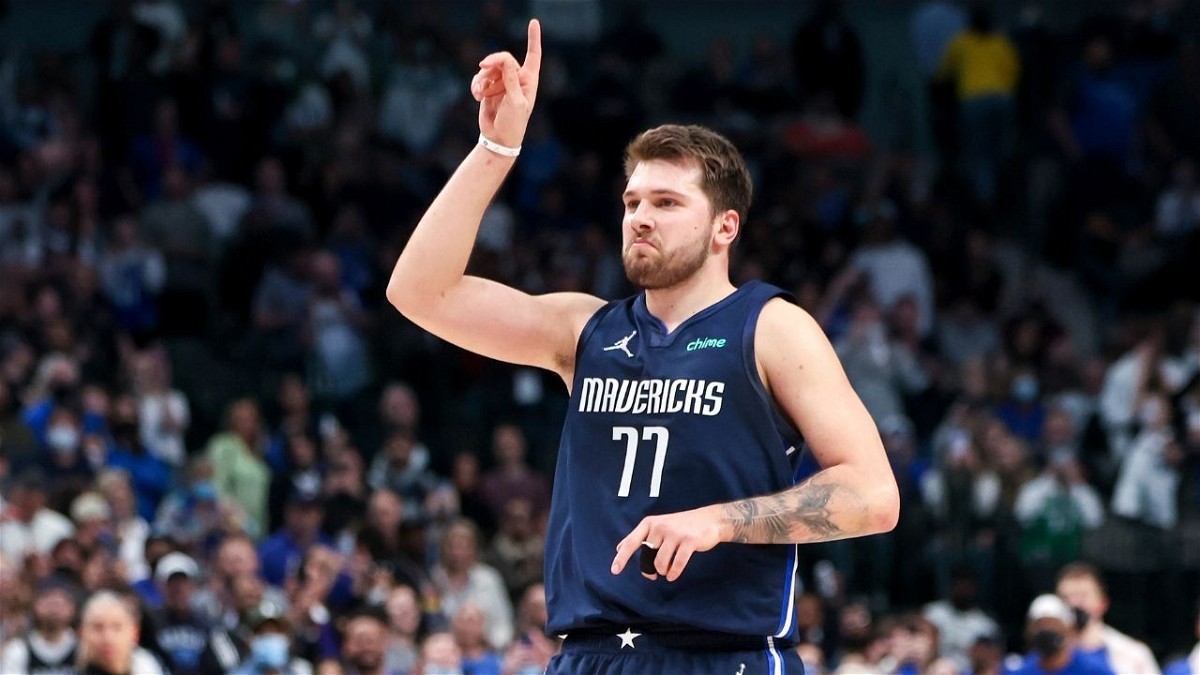 Luka Doncic scores career-high 51 points against the Clippers