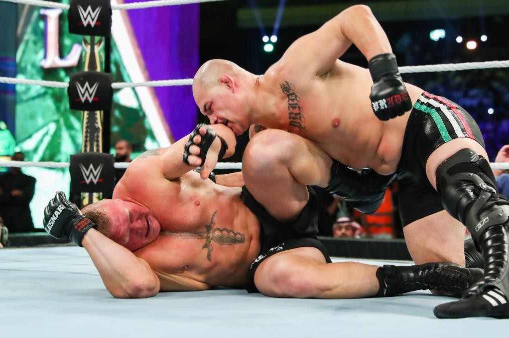 Cain Velasquez vs Brock Lesnar