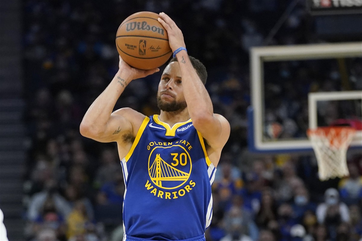 Stephen Curry shooting the ball