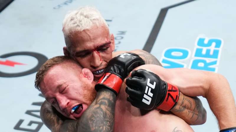 Justin Gaethje getting choked out by Charles Oliveira