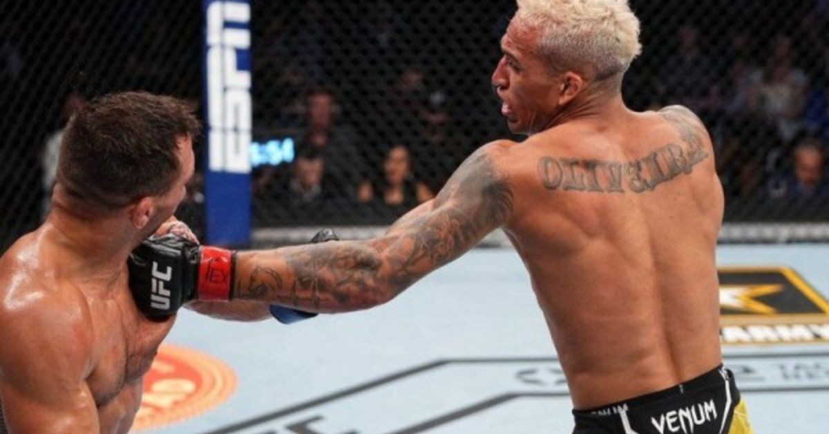 Charles Oliveira knocksout Michael Chandler to become the UFC lightweight champion
