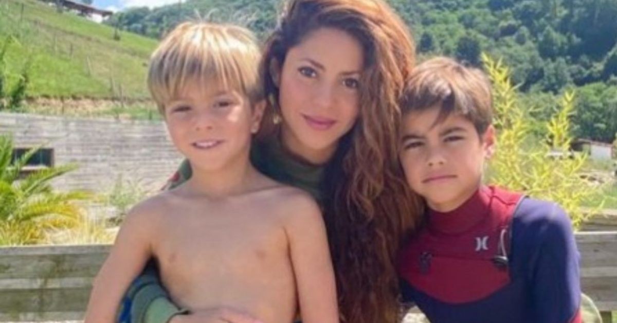 Shakira with her kids, Milan and Sasha (Credits: Google)
