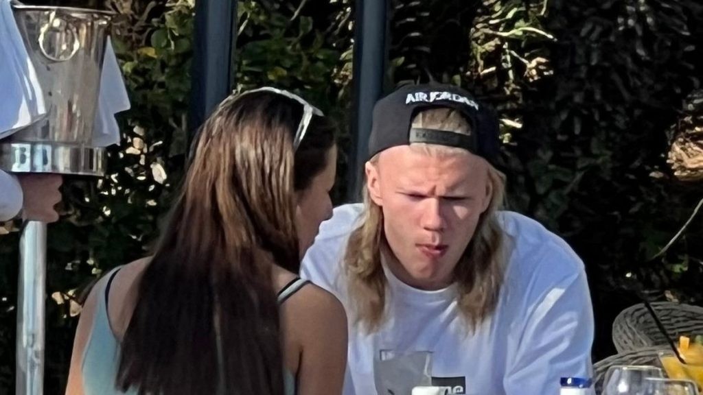 Erling Haaland spotted having lunch with his girlfriend in Marbella