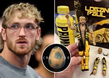 Logan Paul and his action figure (Credits Twitter)